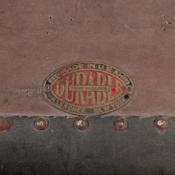 KOFFERT, Durable, A Lercher, New York, 1900-talets första hälft.