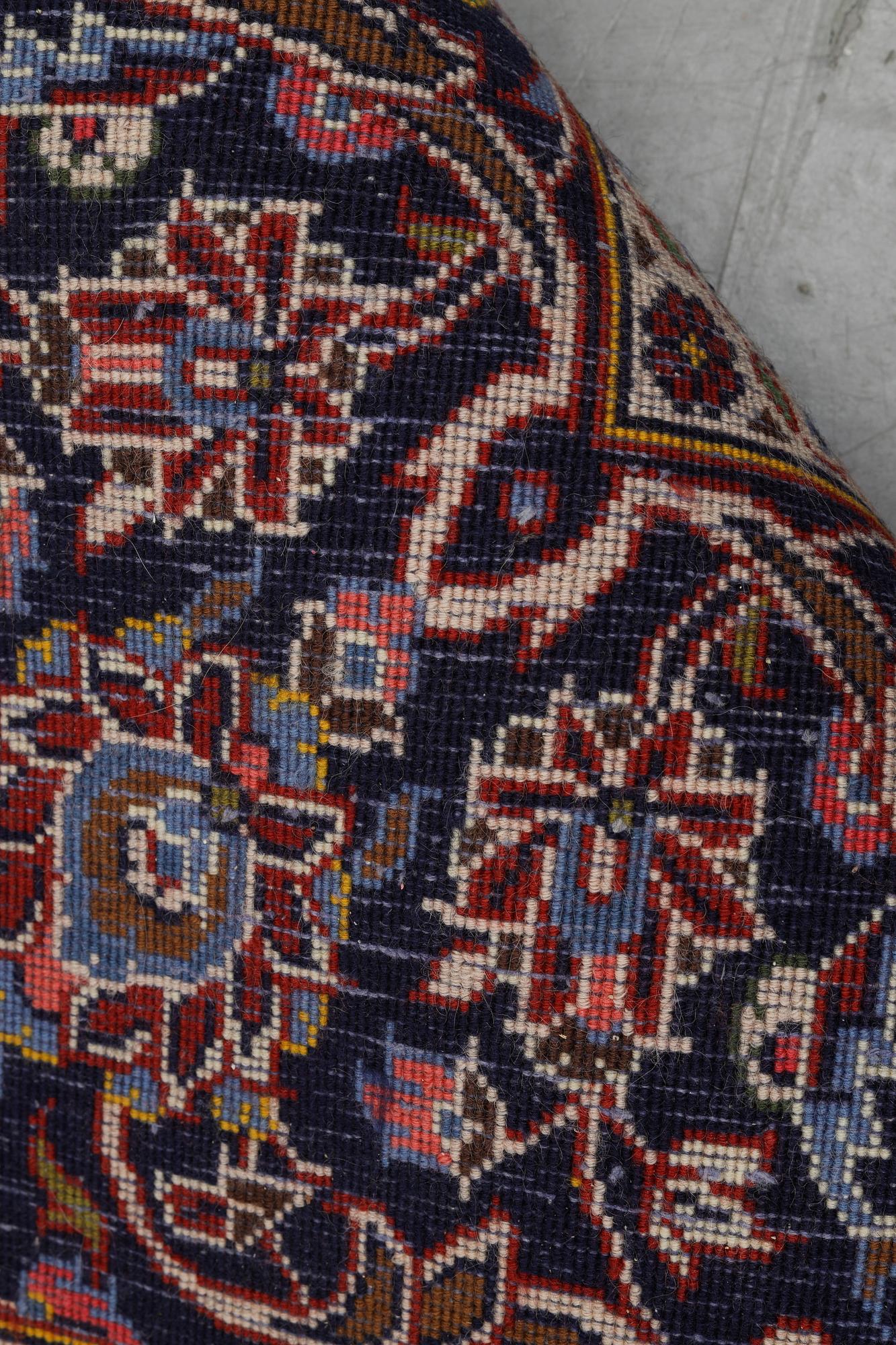 Carpet, Kashan, ca 314 x 198 cm.