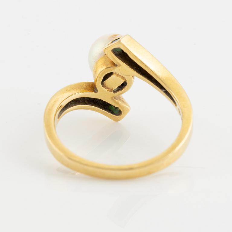 Cultured pearl and emerald ring.