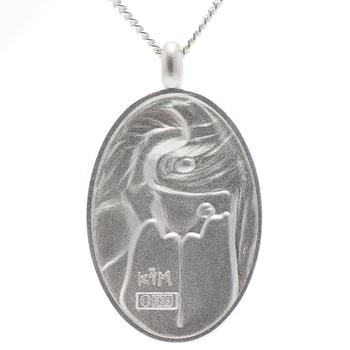 KIM SIMONSSON, RIIPUS, "Sylkevä tyttö - uskalla vain!", hopeaa. Kalevala Koru.