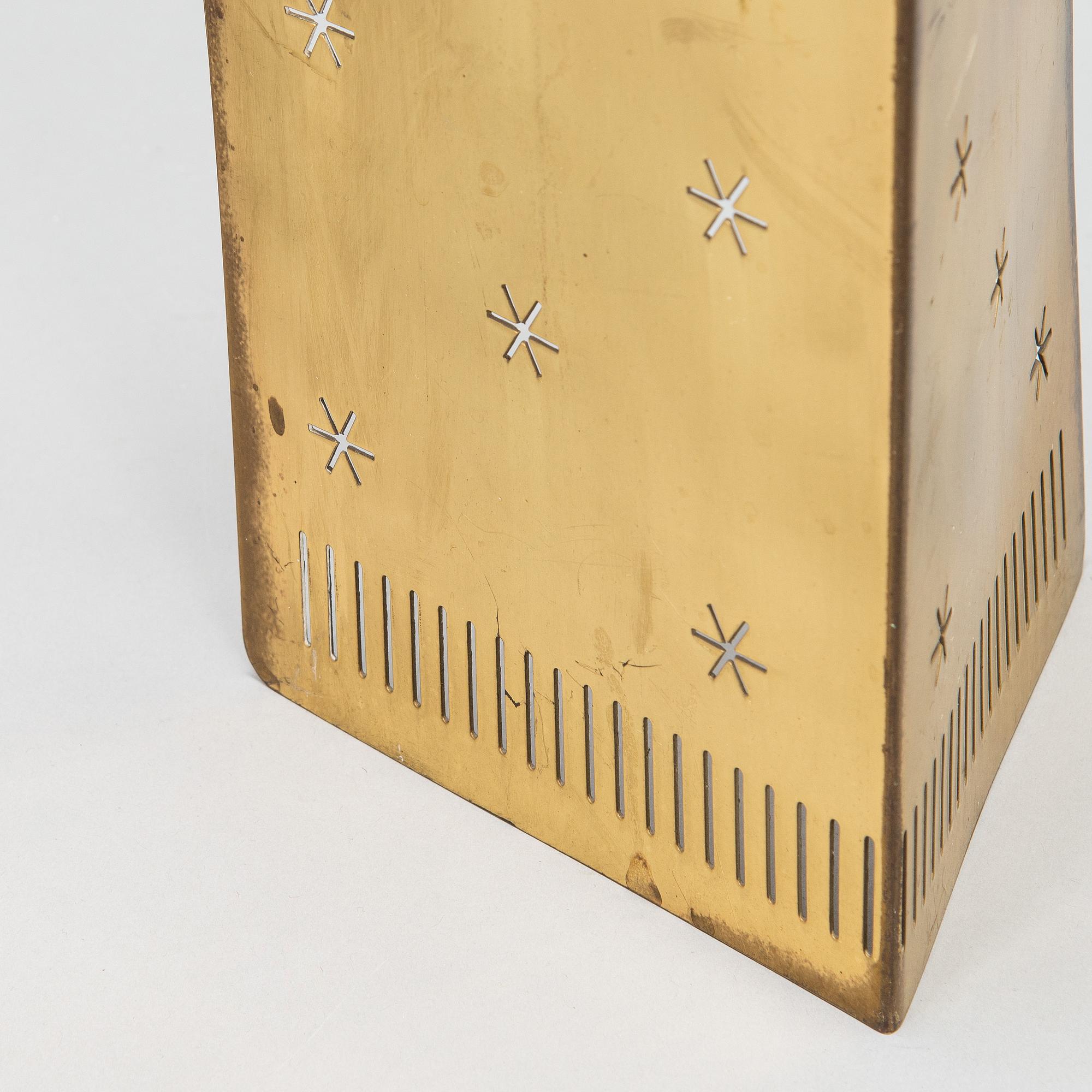 Paavo Tynell, A pair of mid-20th century '10330' wall lamps for Taito, Finland.