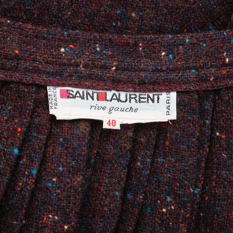 YVES SAINT LAURENT, a wool skirt, size 40.