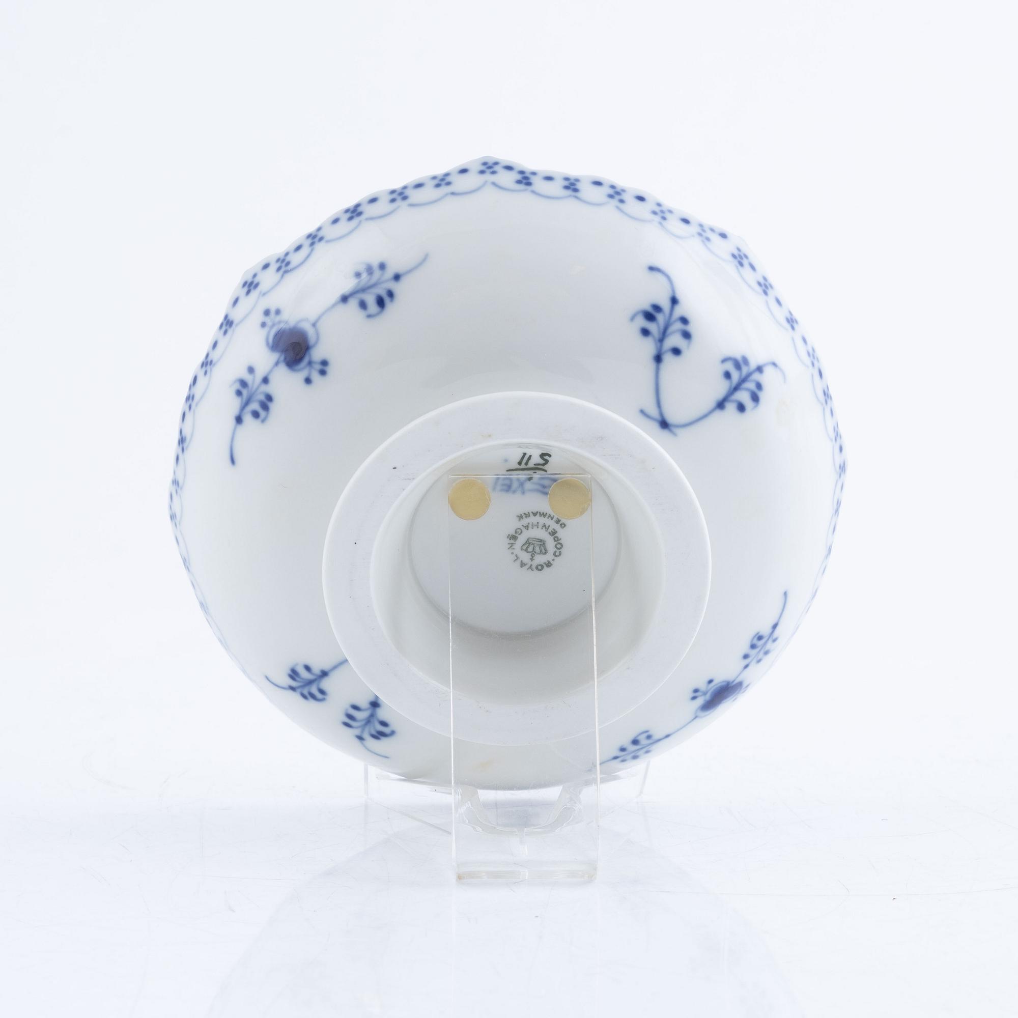 Dinner service, porcelain, 50 pieces, "Musselmalet", Royal Copenhagen, Denmark.