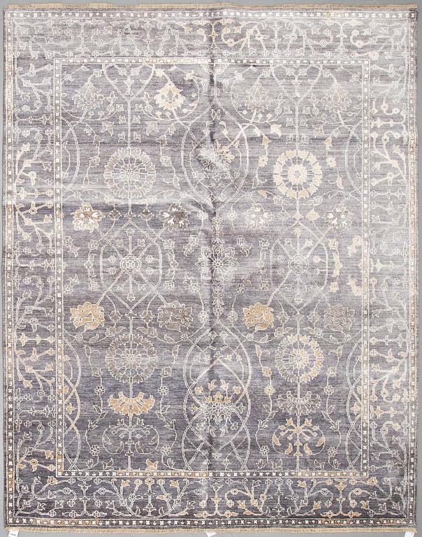 A CARPET, Jaipur, ca 307 x 241 cm.