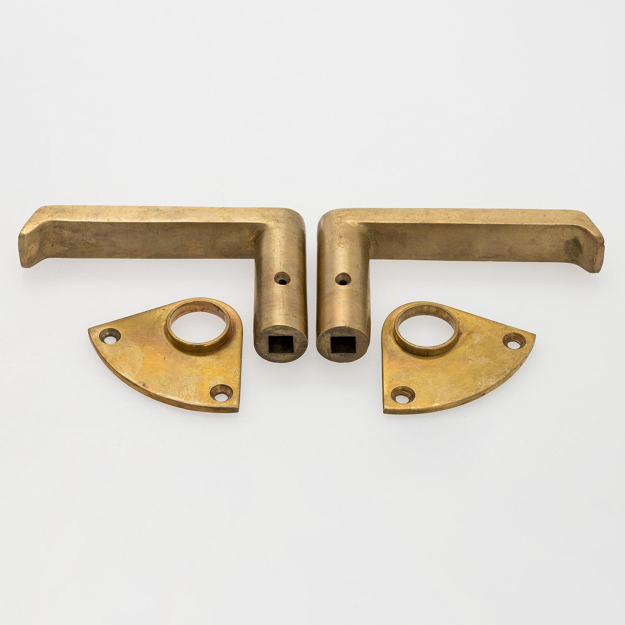 Dörrhandtag, 6 par, modell 75, tillverkare Mariefors Bruk. Modellen formgiven 1952.