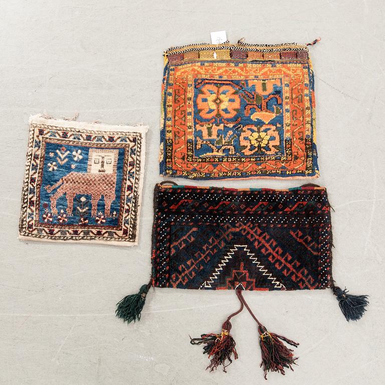 Väskor Chanteh 3 st Beludj, Fars och Afshar semiantik ca 46x50 cm, 39x38 cm och 31x57 cm (exkl tofsar).