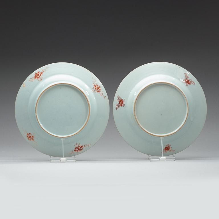 A pair of famille rose dishes, Qingdynasty, 18th century.