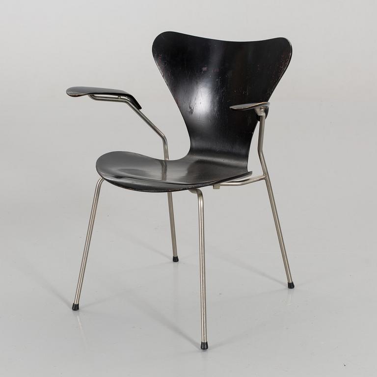 ARNE JACOBSEN CHAIR "SJUAN".