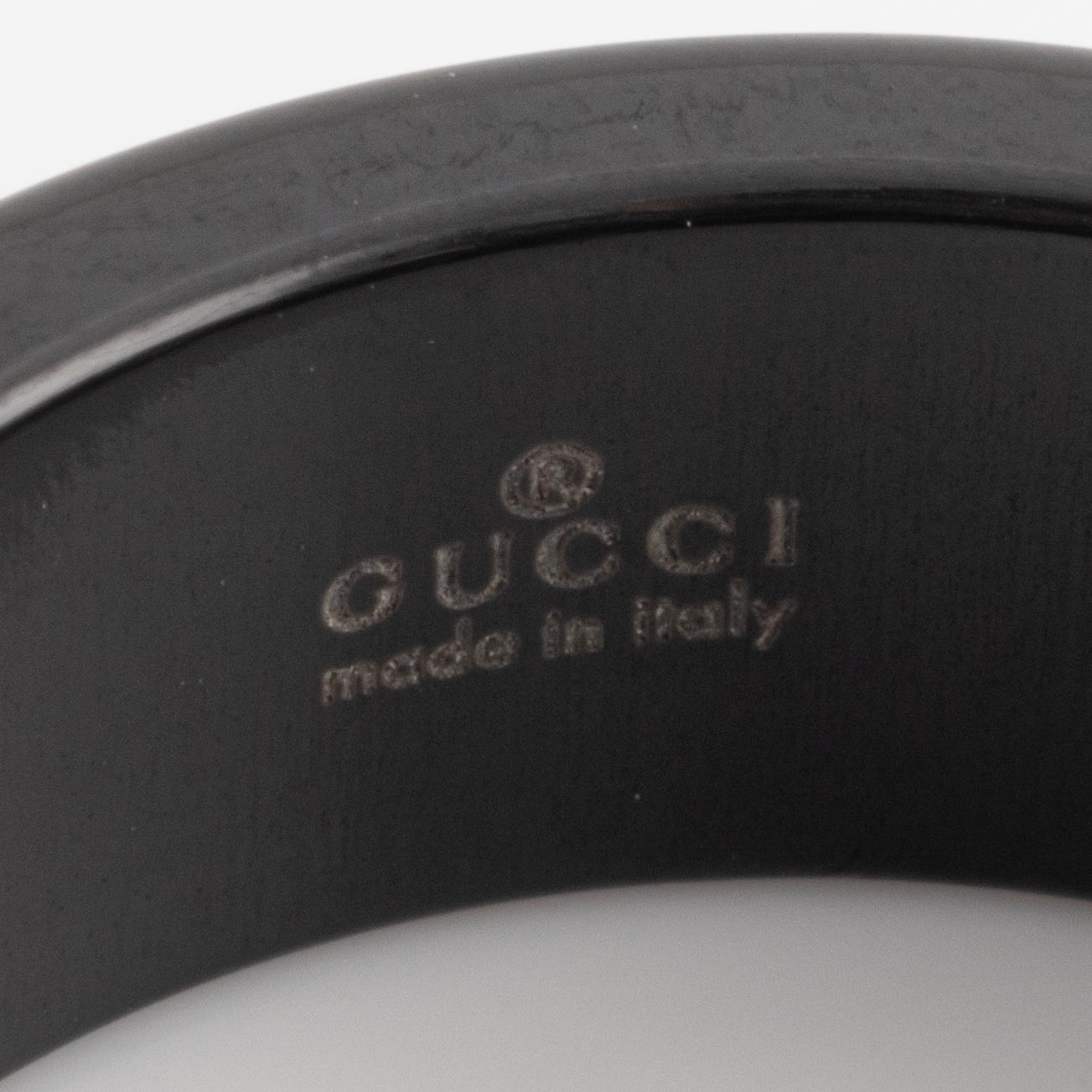 Gucci, ring, "Icon", black decor with gold ornamentation.