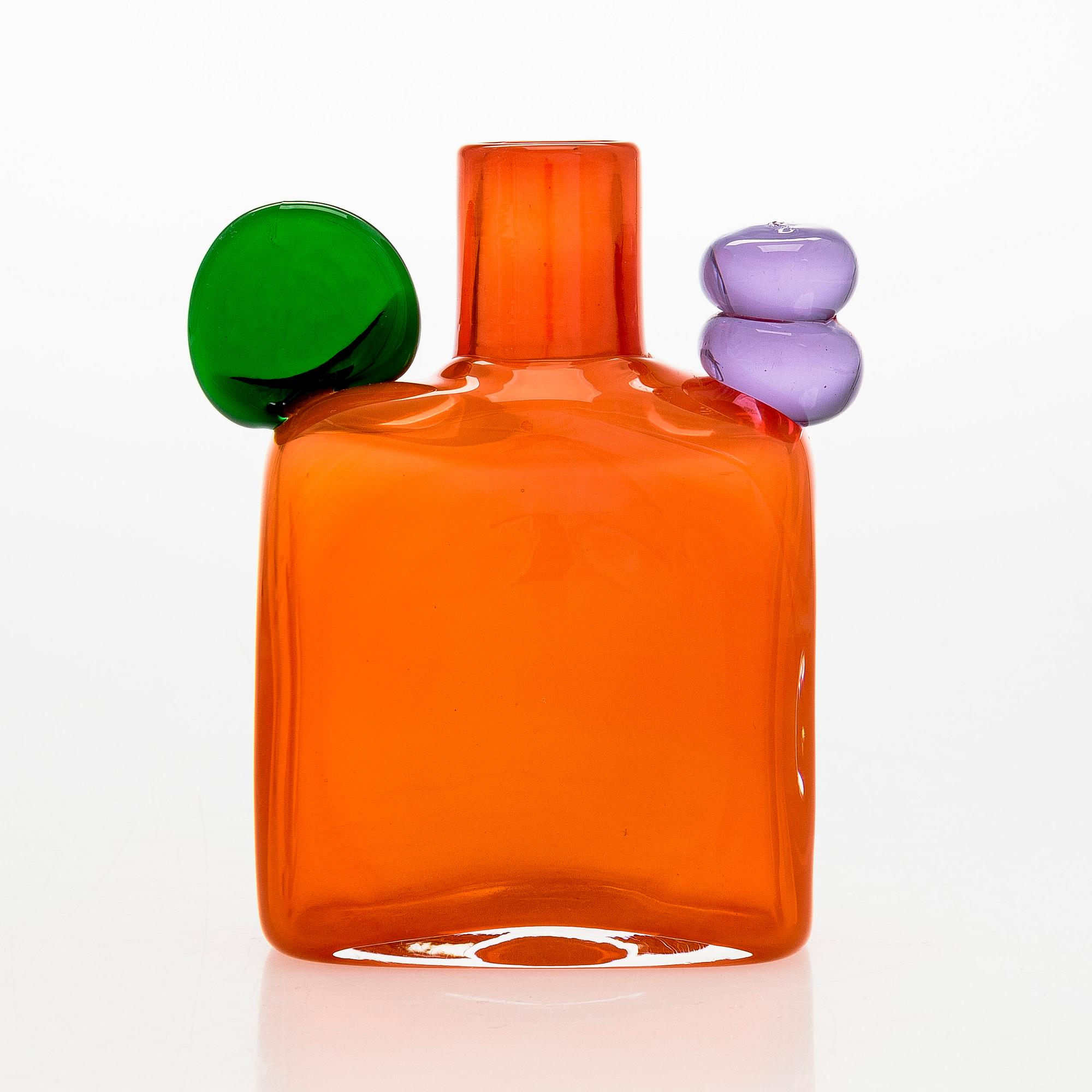 Oiva Toikka, a 'Pompom' bottle signed Oiva Toikka Nuutajärvi Notsjö.