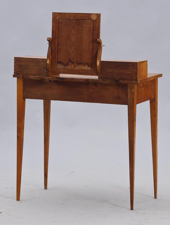 TOILETTEBORD. Karl Johan, 1800-talets första hälft.