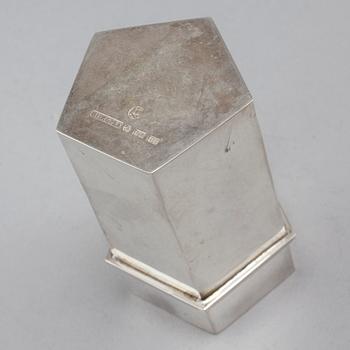 POKALER, 2 st, silver, Borgila, Stockholm, 1999 samt 2000.