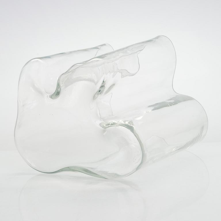 Alvar Aalto, maljakko, malli 3031, signeeraamaton, Iittala, todennäköisesti 1960-luku.