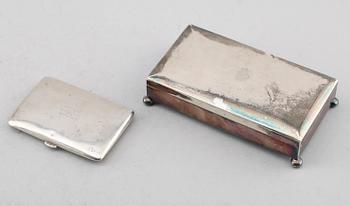 CIGARETTSKRIN SAMT ETUI, silver, GAB och Gustaf Möllenborg, 1931 samt 1918. Totalvikt med skrinets inredning ca 305 g.