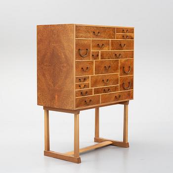 Josef Frank, a model 881 'Nationalmuseiskåpet' cabinet, Svenskt Tenn, post 1985.