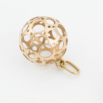 Liisa Vitali, ring and pendant, gold.