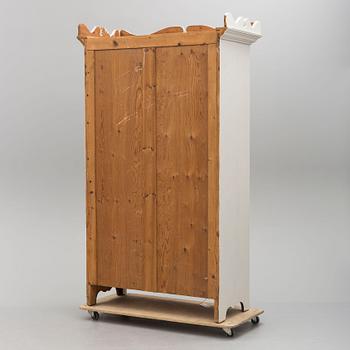 KLÄDSKÅP, 1900-talets början.