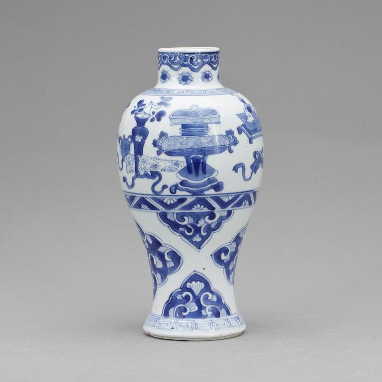 VAS, porslin, Kina Kangxi (1662-1722).