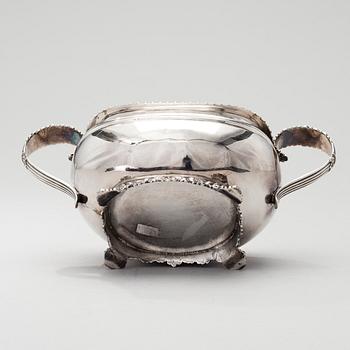 SOCKERSKÅL, sterling silver, Rebecca Emes & Edw. Barnard I, London 1825. Vikt 392 g.