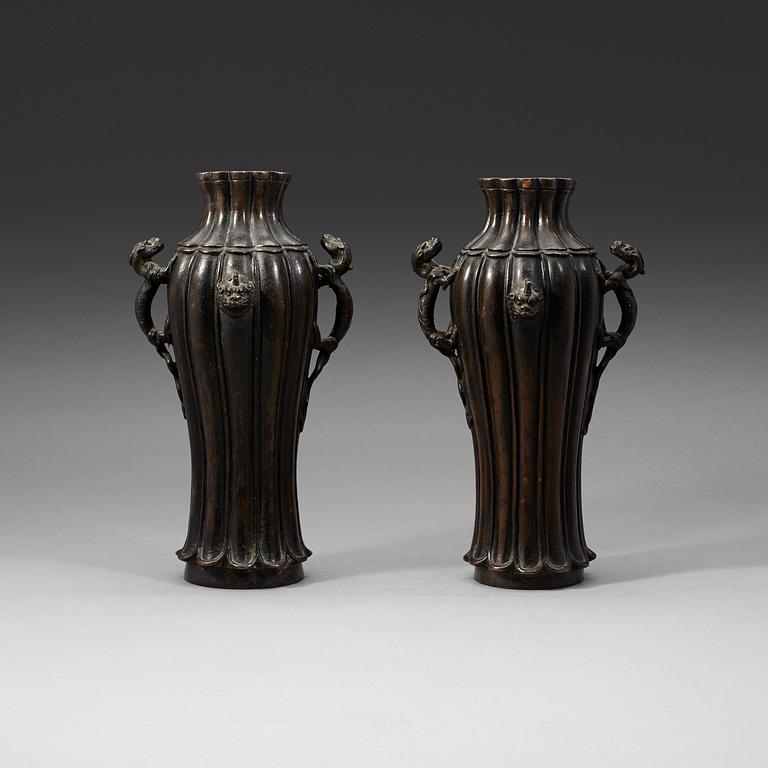 A pair of bronze vases, Qing dynasty, 19th Century.