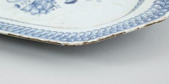 STEKFAT, porslin, Kina, Qianlong 1736-1795.