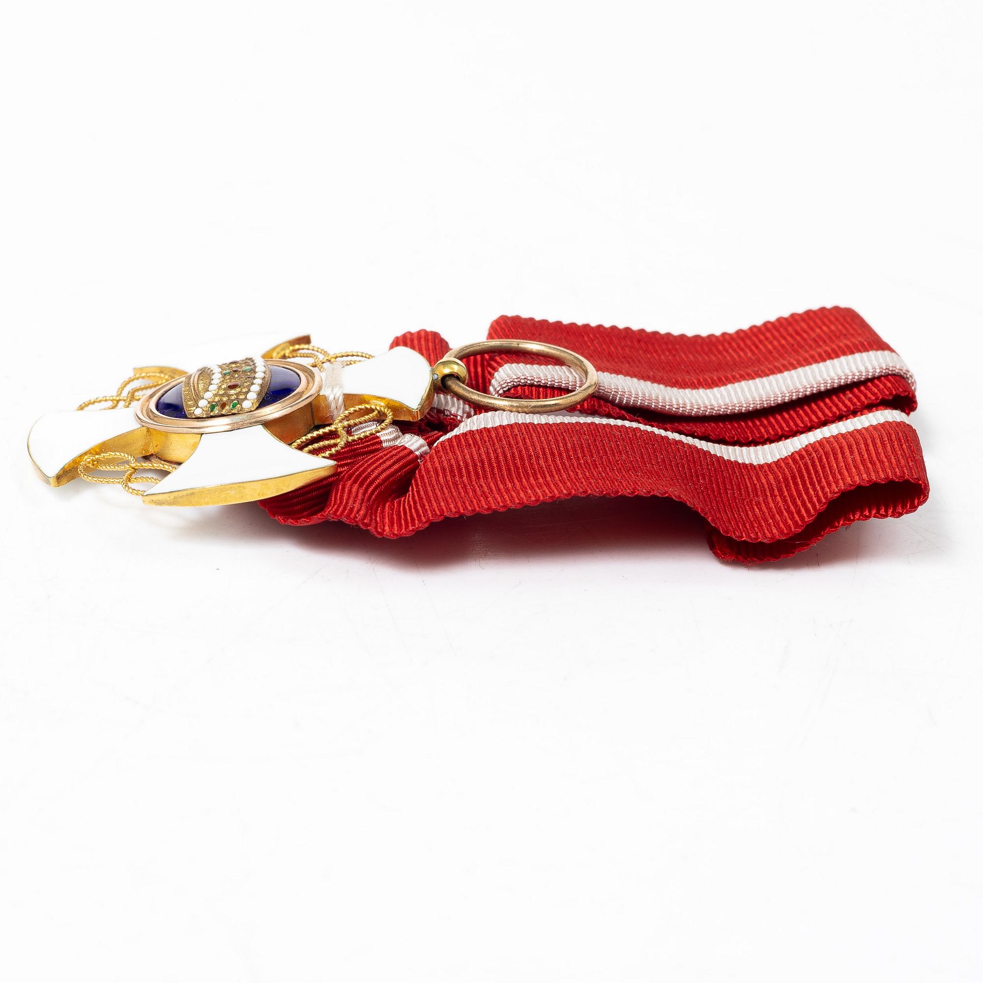 Italian Order of the Crown, Knight's cross, partly gold and enamel, in case from Cravanzola.