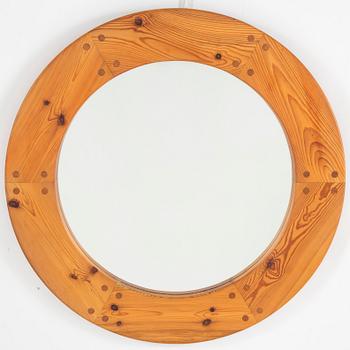 A 1970´s pinewood mirror.