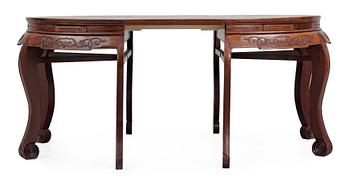 1484. A hardwood dinner table, early 20th Century.