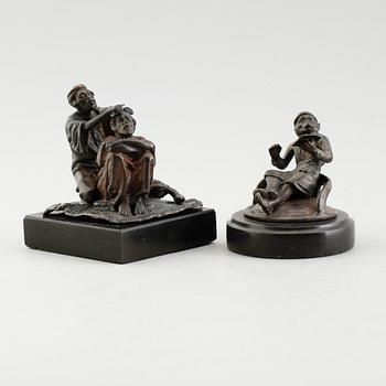 FIGURER, 2 st, brons, 1900-talets första hälft.