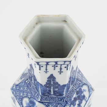 Vas, porslin, Kina, Qingdynasti, 1800-tal.