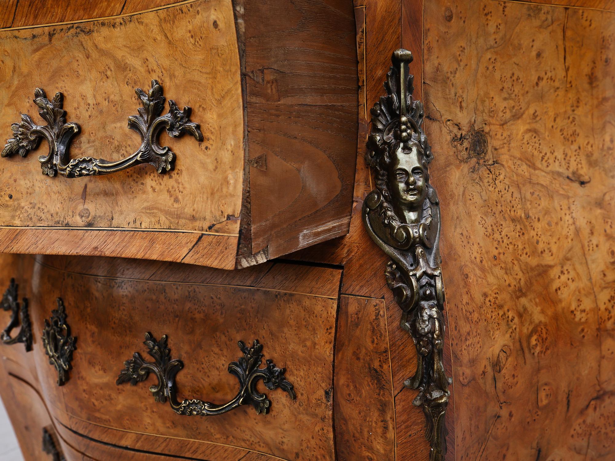 BYRÅ, rokokostil, omkring år 1900.