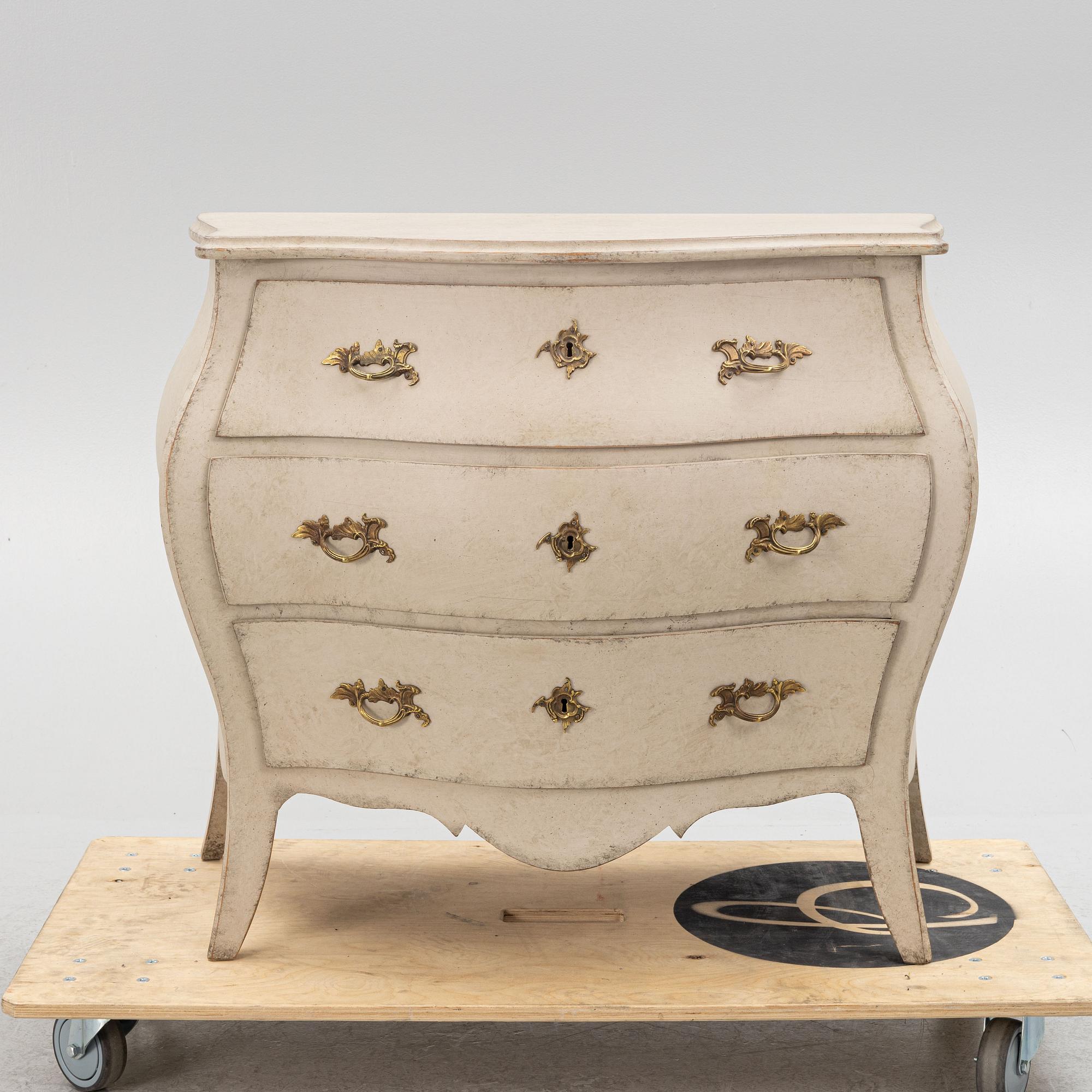 Chest of drawers. Rococo style, 20th century.