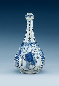 1684. A blue and white bottle flask, Ming dynasty, Wanli (1573-1619).