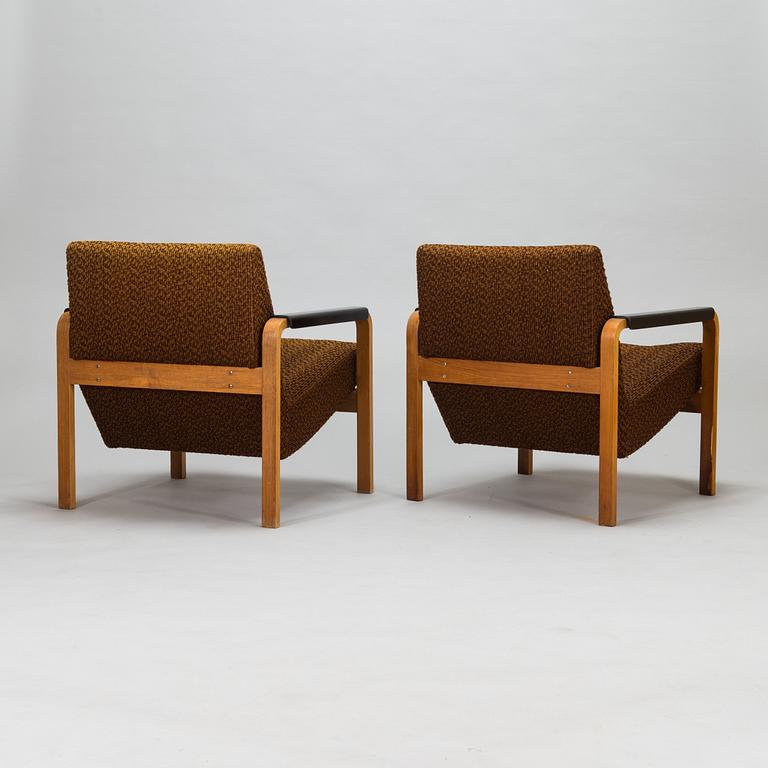 Risto Halme, a pair of 1960's '472' armchairs for Lahden Puukalusto.