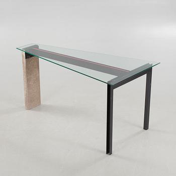 A table by Jonas Bohlin for Källemo in Värnamo, model "Concrete", late 20th century.