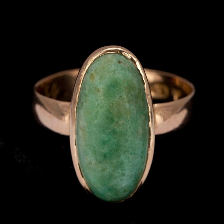 RING, guld 14K, cabochonslipad amazonit, Kustaa Hiekka, Tammerfors 1882. Vikt 4,3 g.