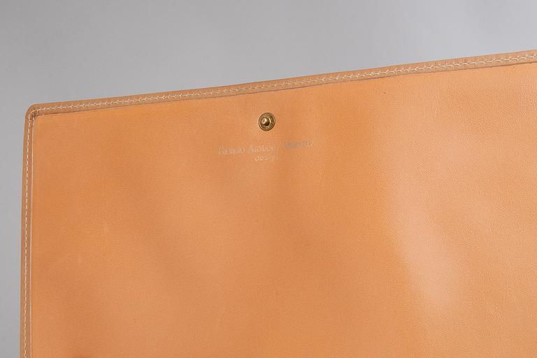 A CLUTCH, Giorgio Armani.