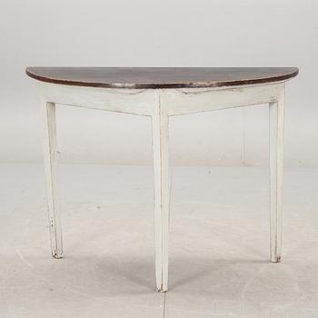 HALVMÅNEBORD, omkring 1900.