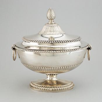 An English 18th century silver tureen, mark of Andrew Fogelberg, London 1773.