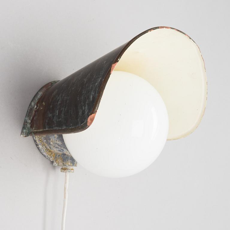 An industrial wall light, manufacturer Sähköliikkeiden Oy (SLO), Finland 1930s-1940s.