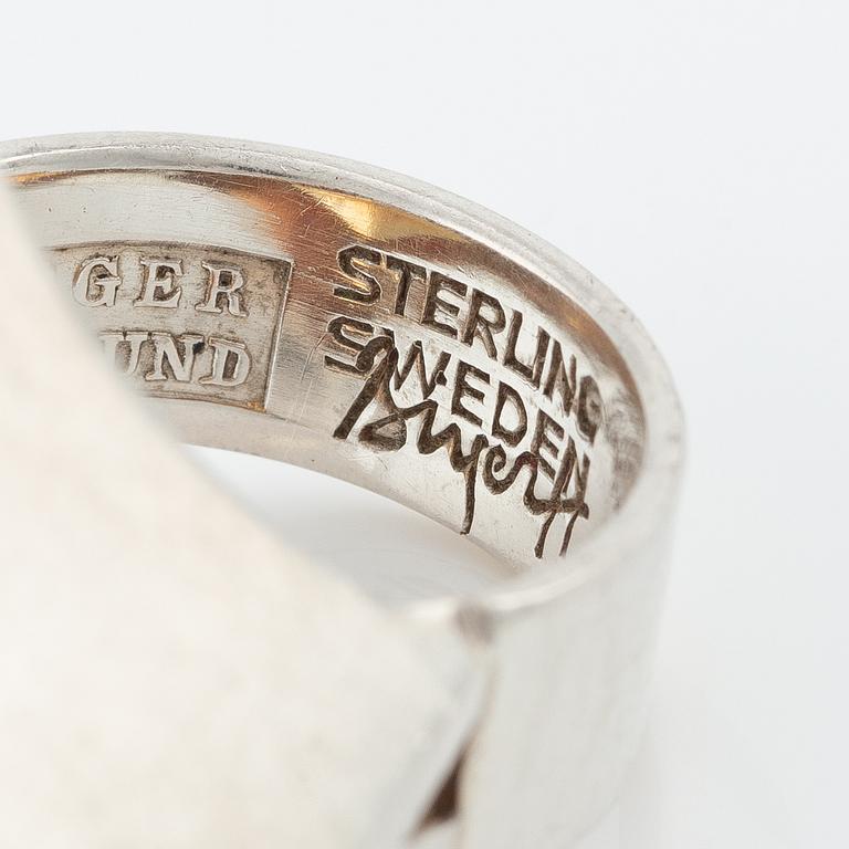 Birger Haglund, Ring sterlingsilver med en syntetisk safir.