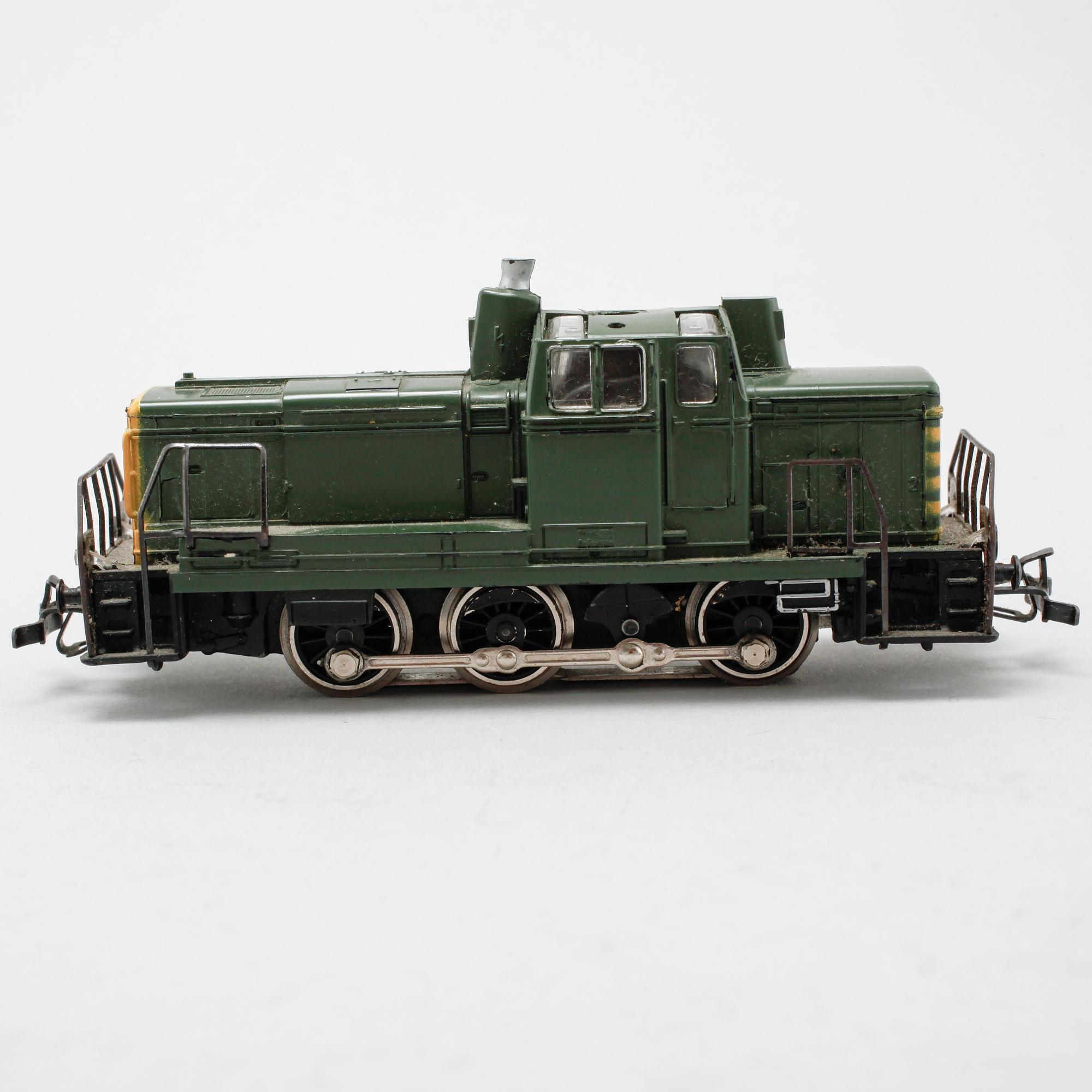 PARTI MODELLTÅG, 29 delar, huvudsakligen Märklin, Tyskland, 1900-talets andra hälft.