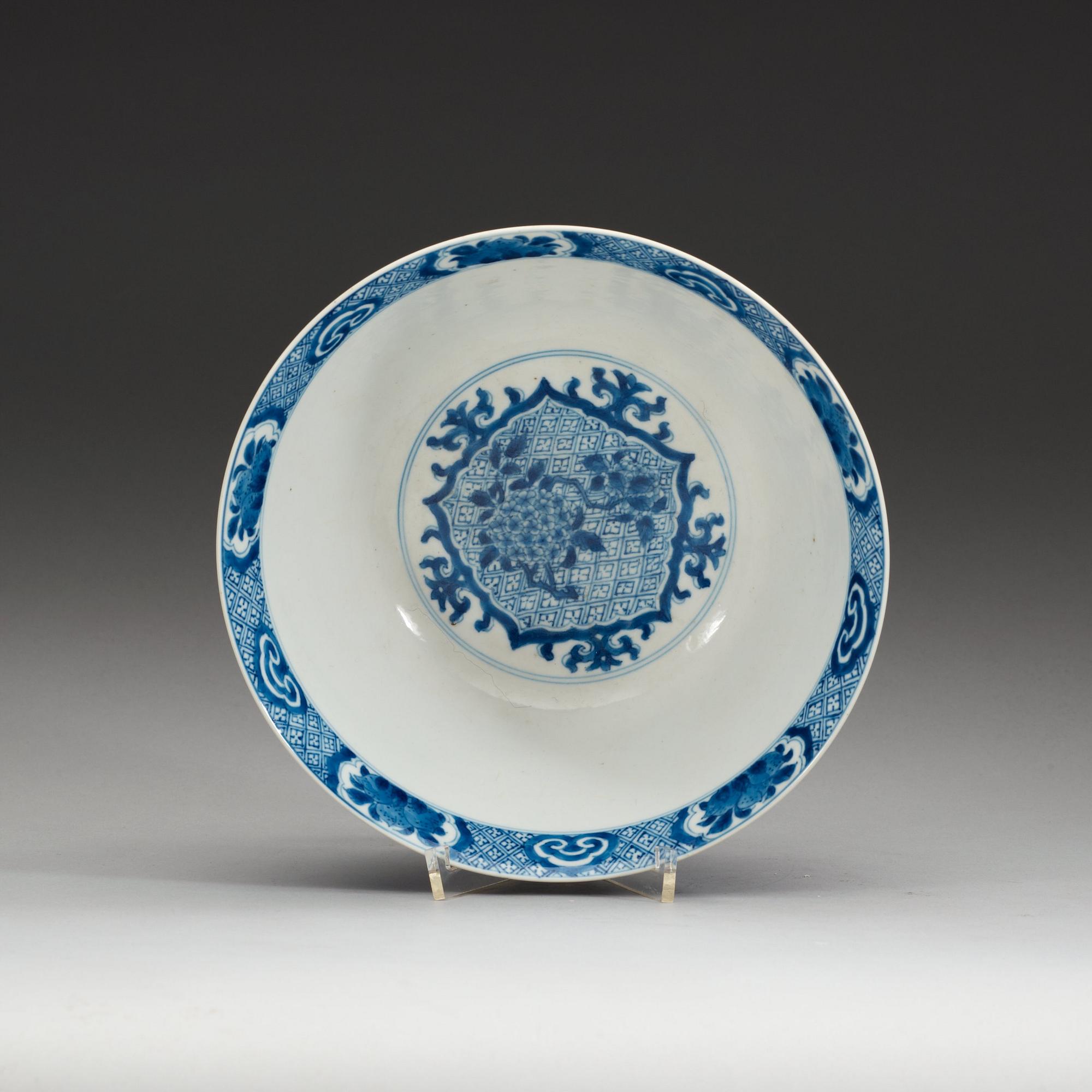 SKÅL, porslin. Qing dynastin, Kangxi (1662-1722).