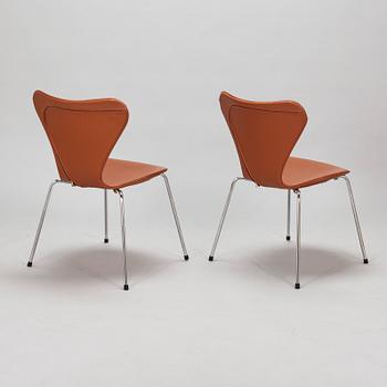 Arne Jacobsen, stolar, 6 st, "Sjuan", Fritz Hansen, Denmark.