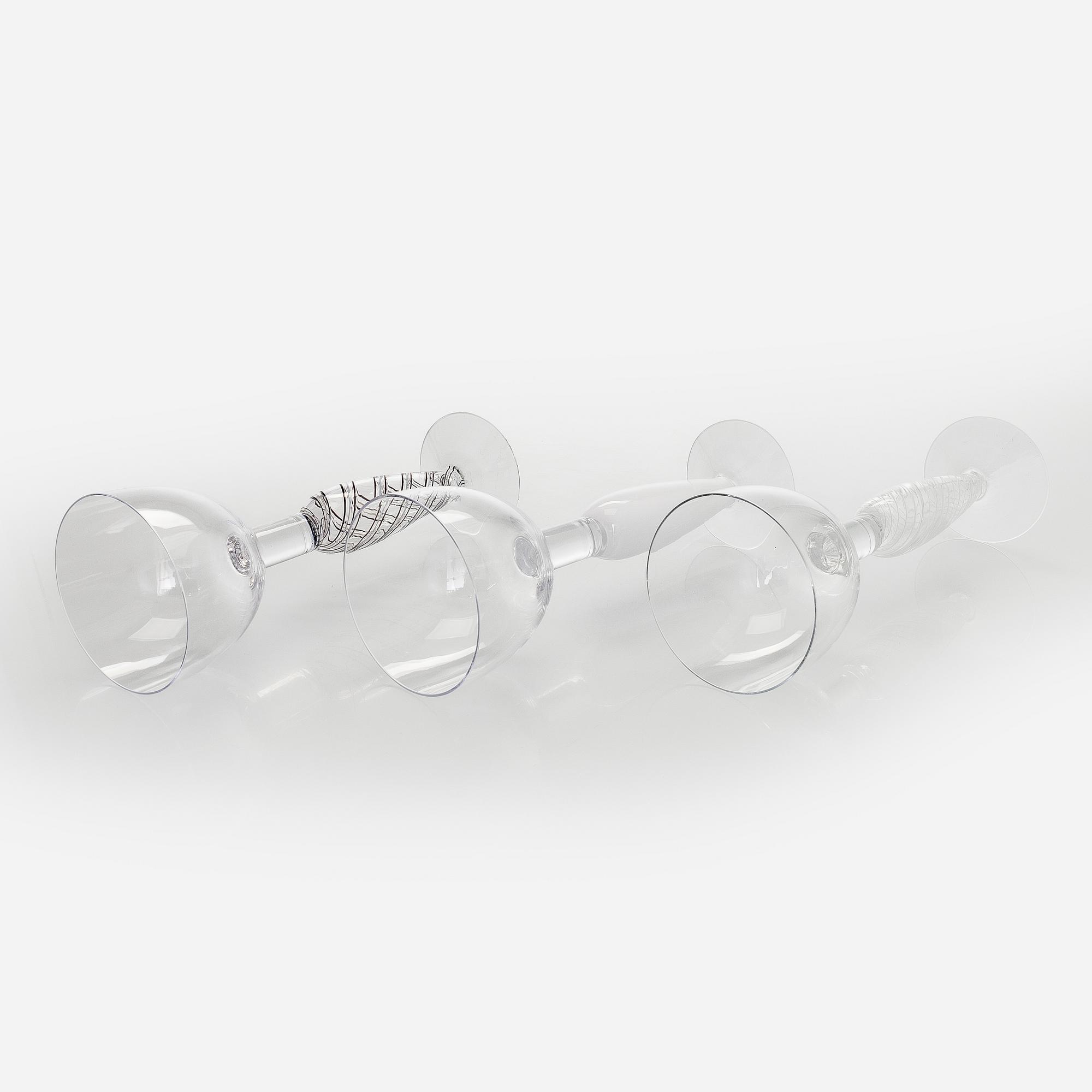 Brita Flander, Glas på fot, 11 st, ur serierna "Naiset" och "Veljekset" för Marimekko, JL-Lasi, Riihimäki 1990-2000-tal.