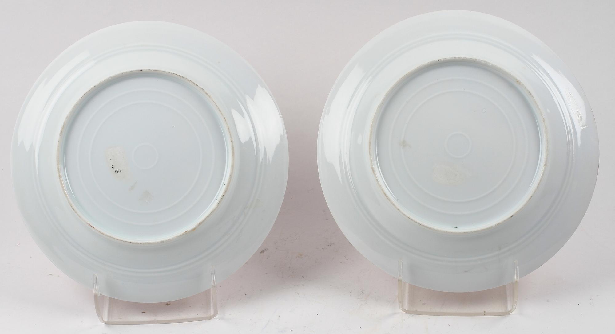 TALLRIKAR, ett par, porslin, tidigt 1900-tal.