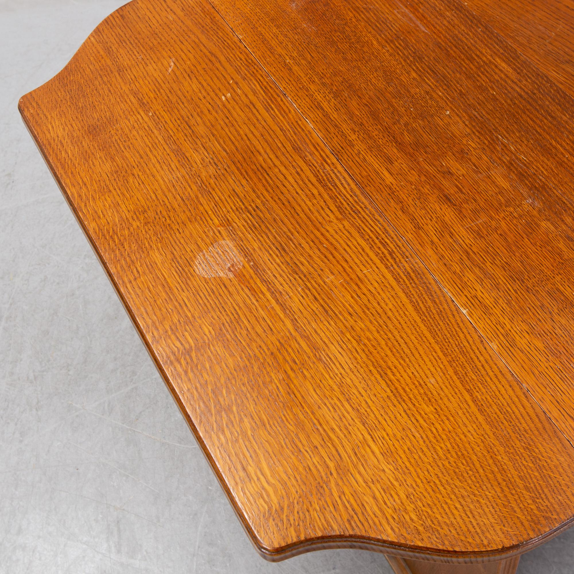 An oak Art Nouveau desk, early 20th Century.