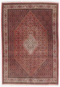 A Bidjar rug, c. 245 x 170 cm.