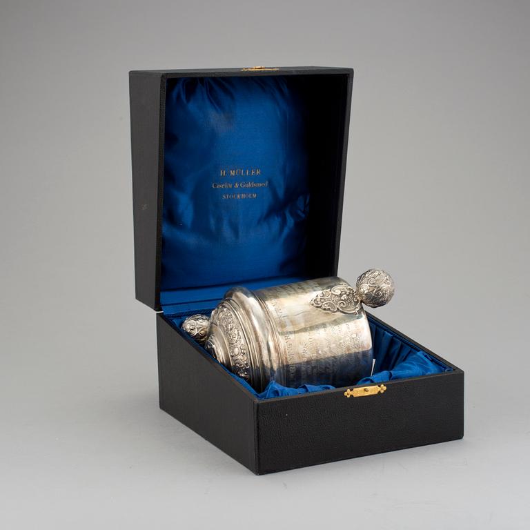 STOP, silver, Hovjuvelerare Carlman AB, Stockholm, 1920. Vikt 568 g.
