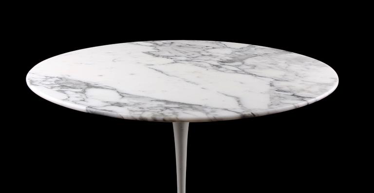BORD, efter "Tulip", Eero Saarinen.